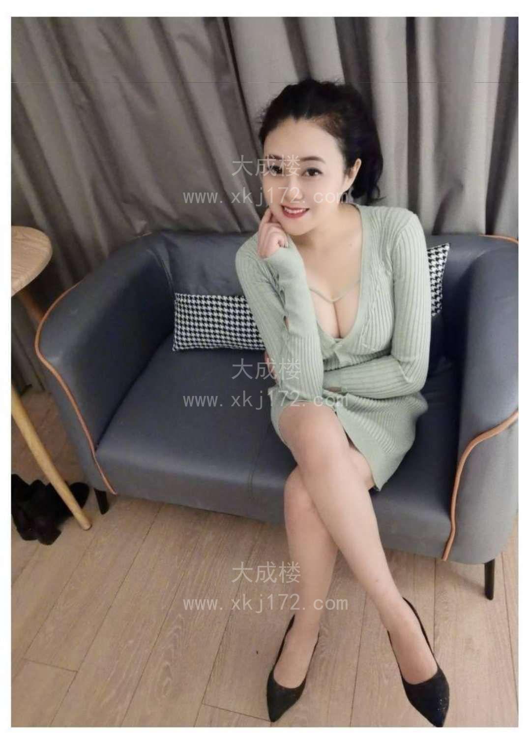 龙岗重庆大奶御姐小艺