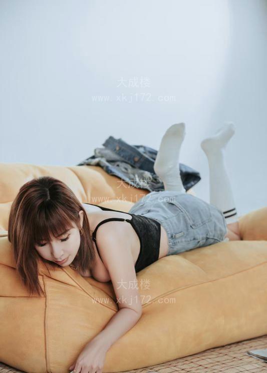 风骚苗条大姐姐