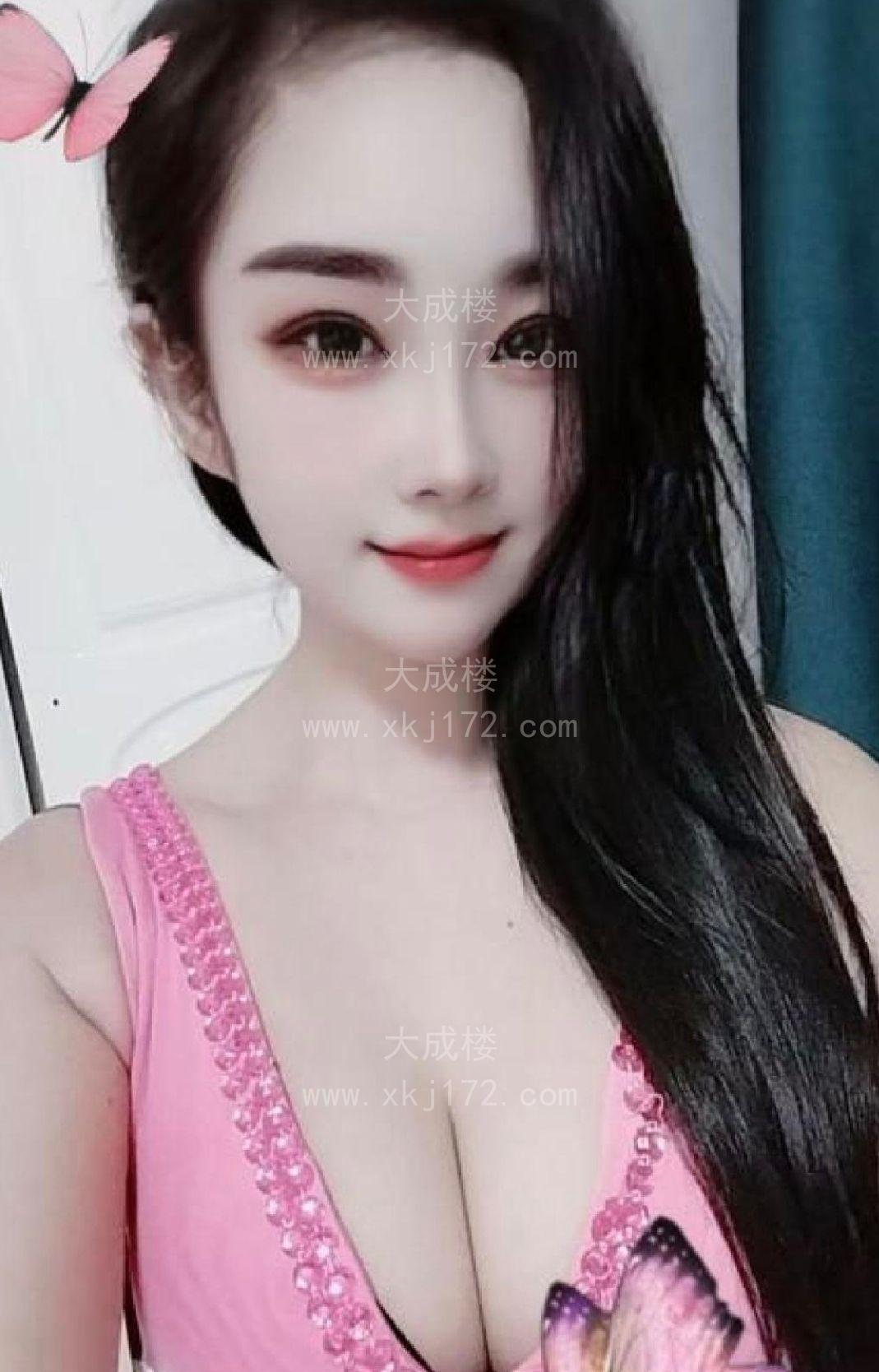 前凸后翘的乐宝