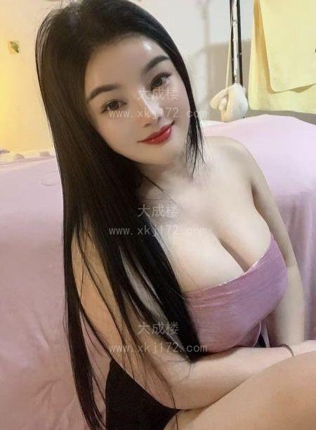 前凸后翘骚货七七