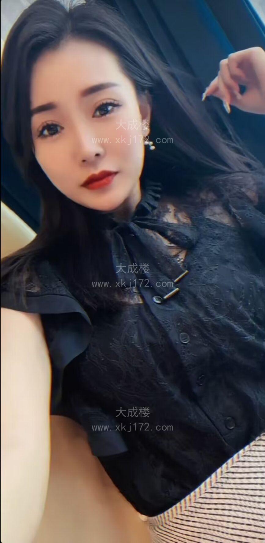 活泼的甜甜小可爱