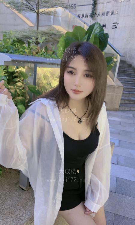 梅花园舌吻御姐