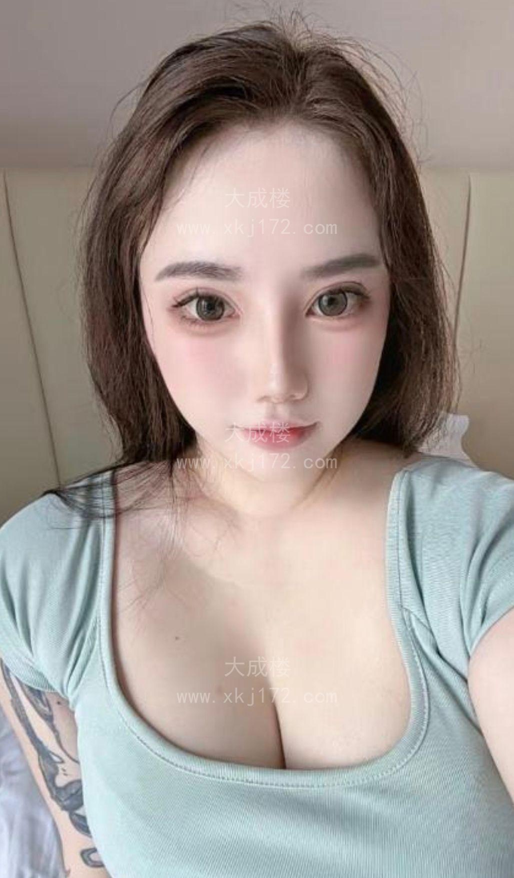 水贝年轻纹身小妹